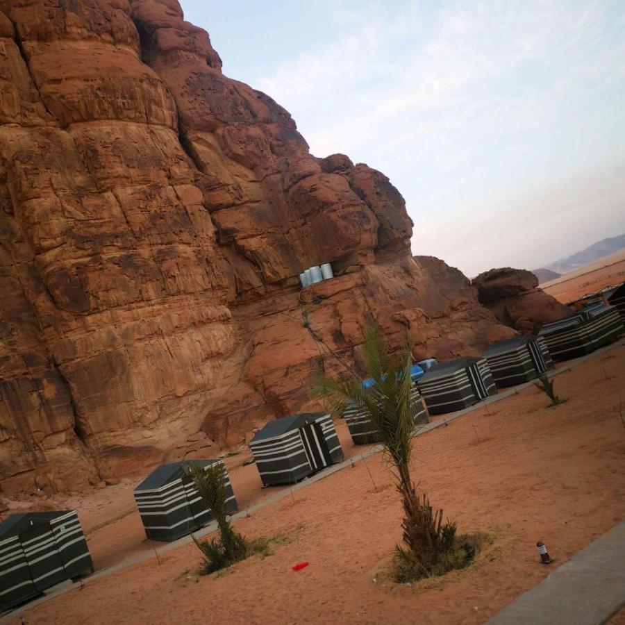 Hotel Moon Night Camp à Wadi Rum Extérieur photo