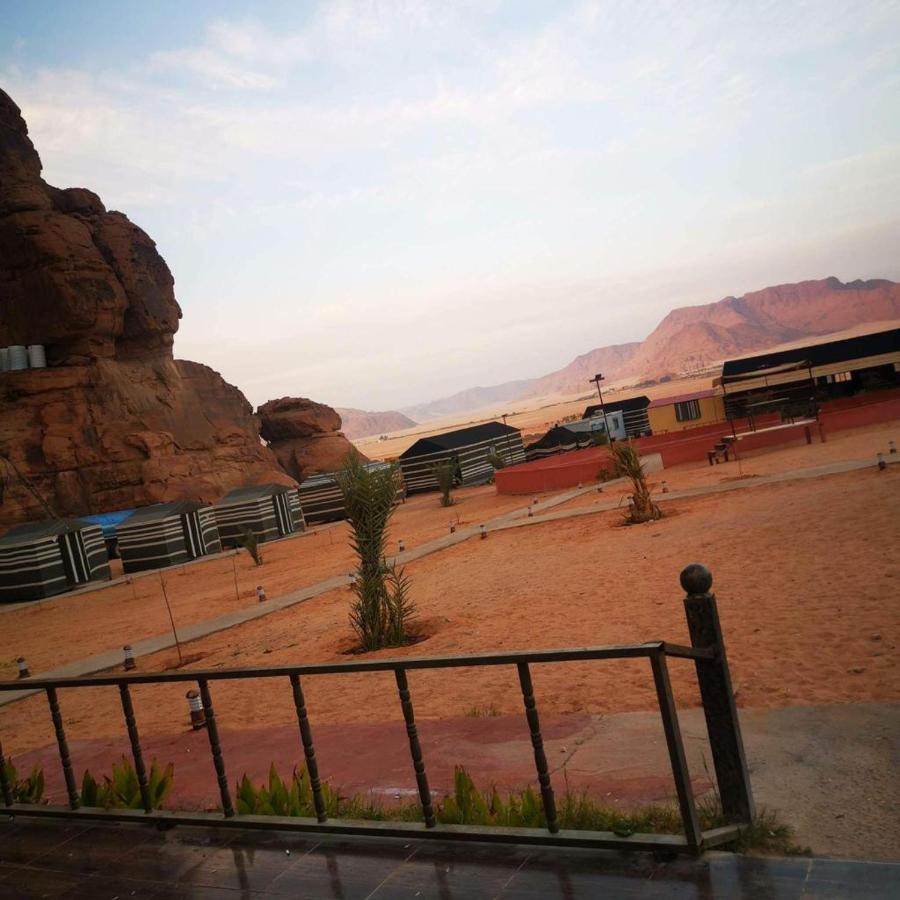 Hotel Moon Night Camp à Wadi Rum Extérieur photo