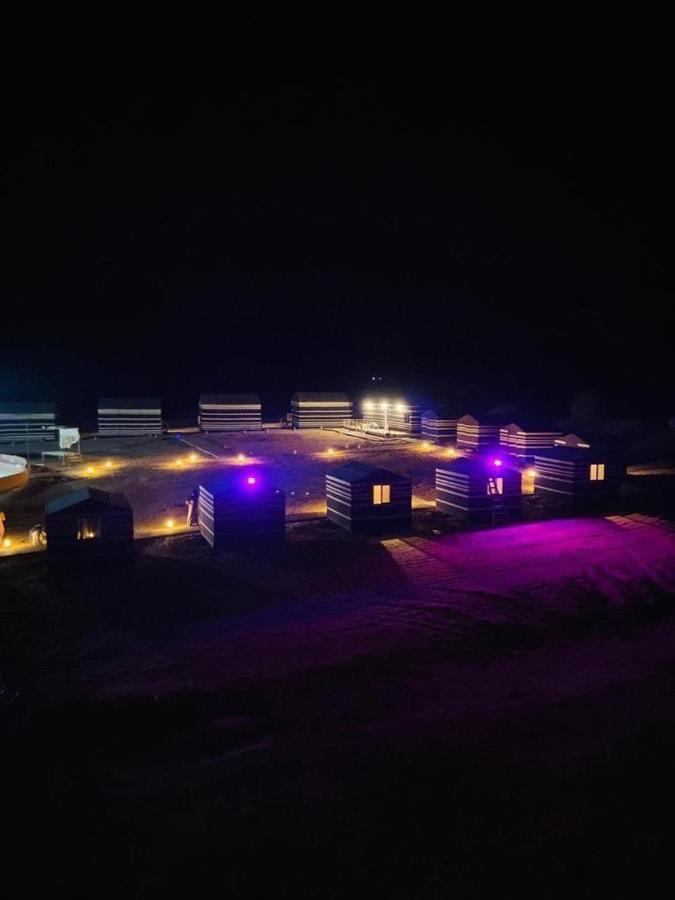 Hotel Moon Night Camp à Wadi Rum Extérieur photo