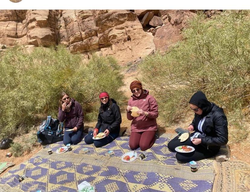 Hotel Moon Night Camp à Wadi Rum Extérieur photo