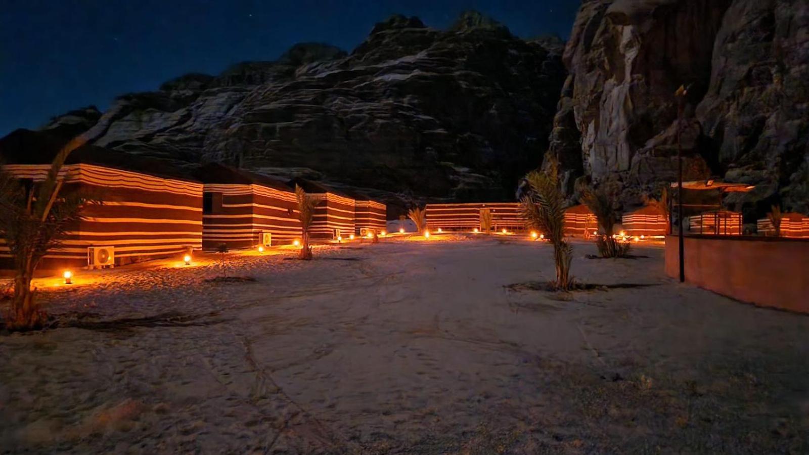Hotel Moon Night Camp à Wadi Rum Extérieur photo